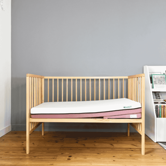 Matelas bébé Tiny rose + plan incliné 60x120
