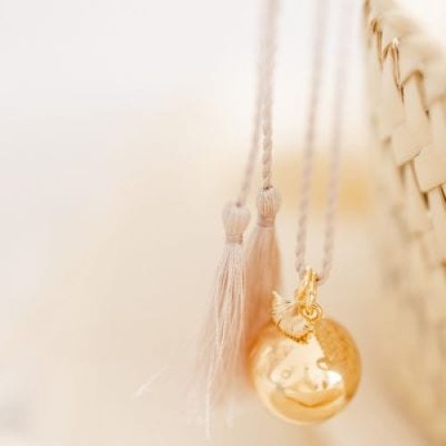 bola-de-grossesse-gri-gri-ginkgo-cordon-biscuit-or-jaune-18-carats