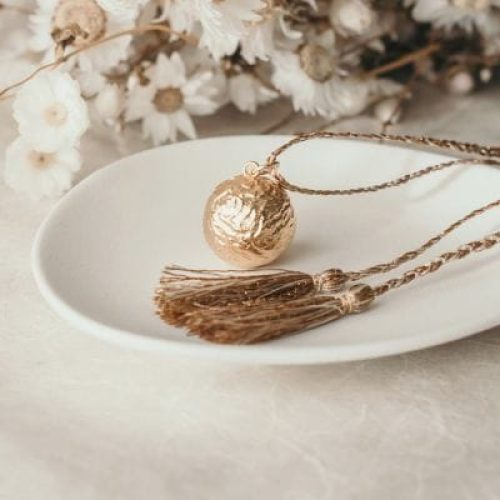 bola-de-grossesse-peau-a-peau-cordon-dore-or-jaune-18-carats