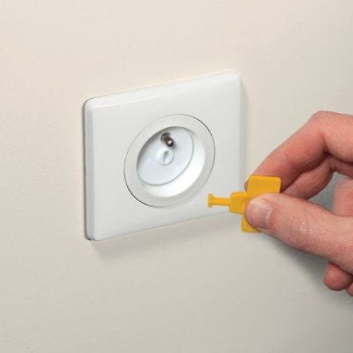 cache-prise-avec-cle-12-caches-et-4-cles