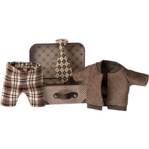 ensemble-complet-dans-sa-valise-souris-grand-pere