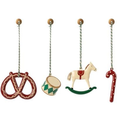 ensemble-de-decorations-en-metal-peter-s-christmas