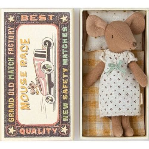 grande-soeur-souris-pyjama-dans-sa-boite-assortie