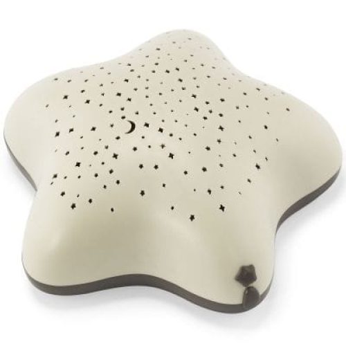 projecteur-d-ambiance-a-piles-etoile-beige-dans-les-bois