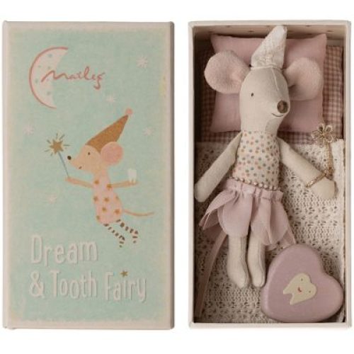 souris-fee-des-dents-petite-soeur-dans-sa-boite