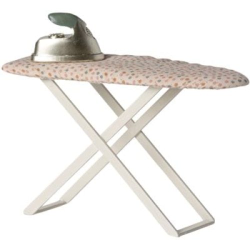 table-et-fer-a-repasser-souris